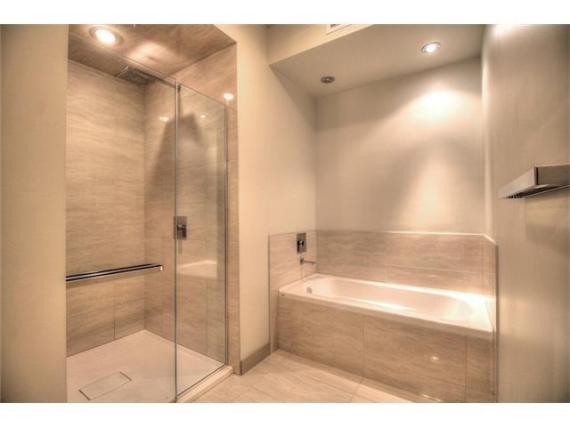 2905 16 St SW - Photo 3 of 5