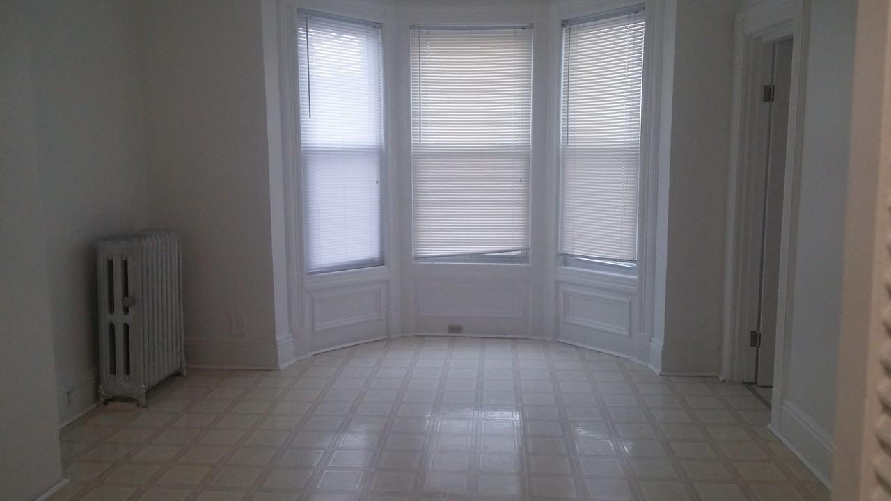 424 46th St - Photo 2 of 11