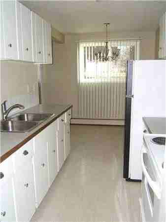 5847 60 Ave - Photo 2 of 4