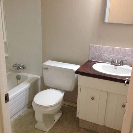 5847 60 Ave - Photo 3 of 4