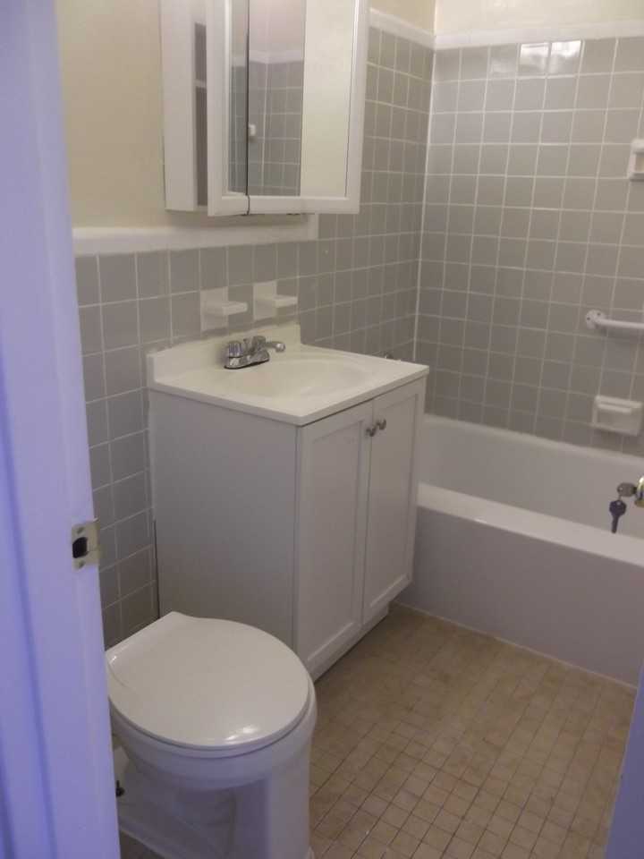 191 17th St #1 - Photo 3 of 4