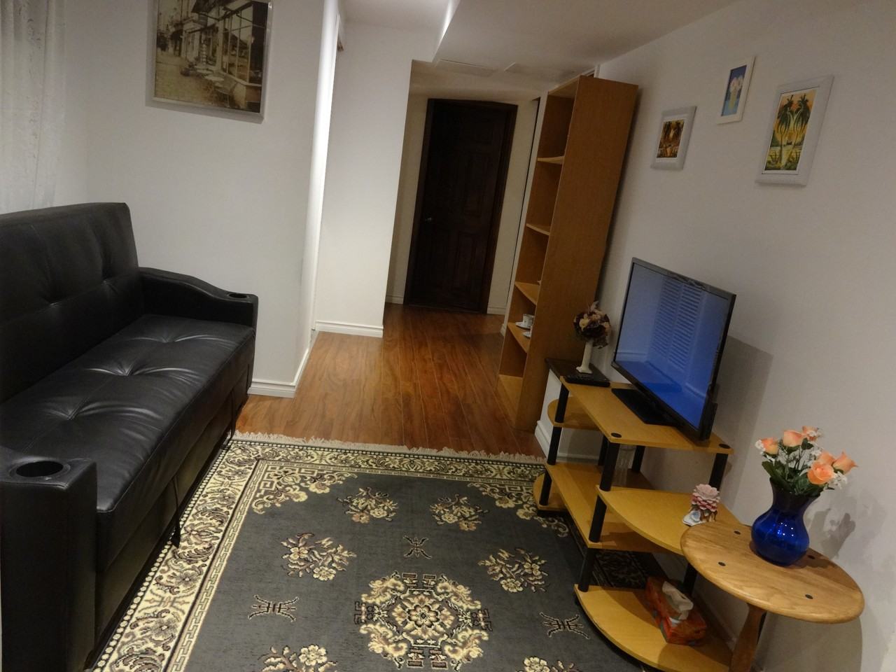 1549 Royal York Rd - Photo 2 of 10