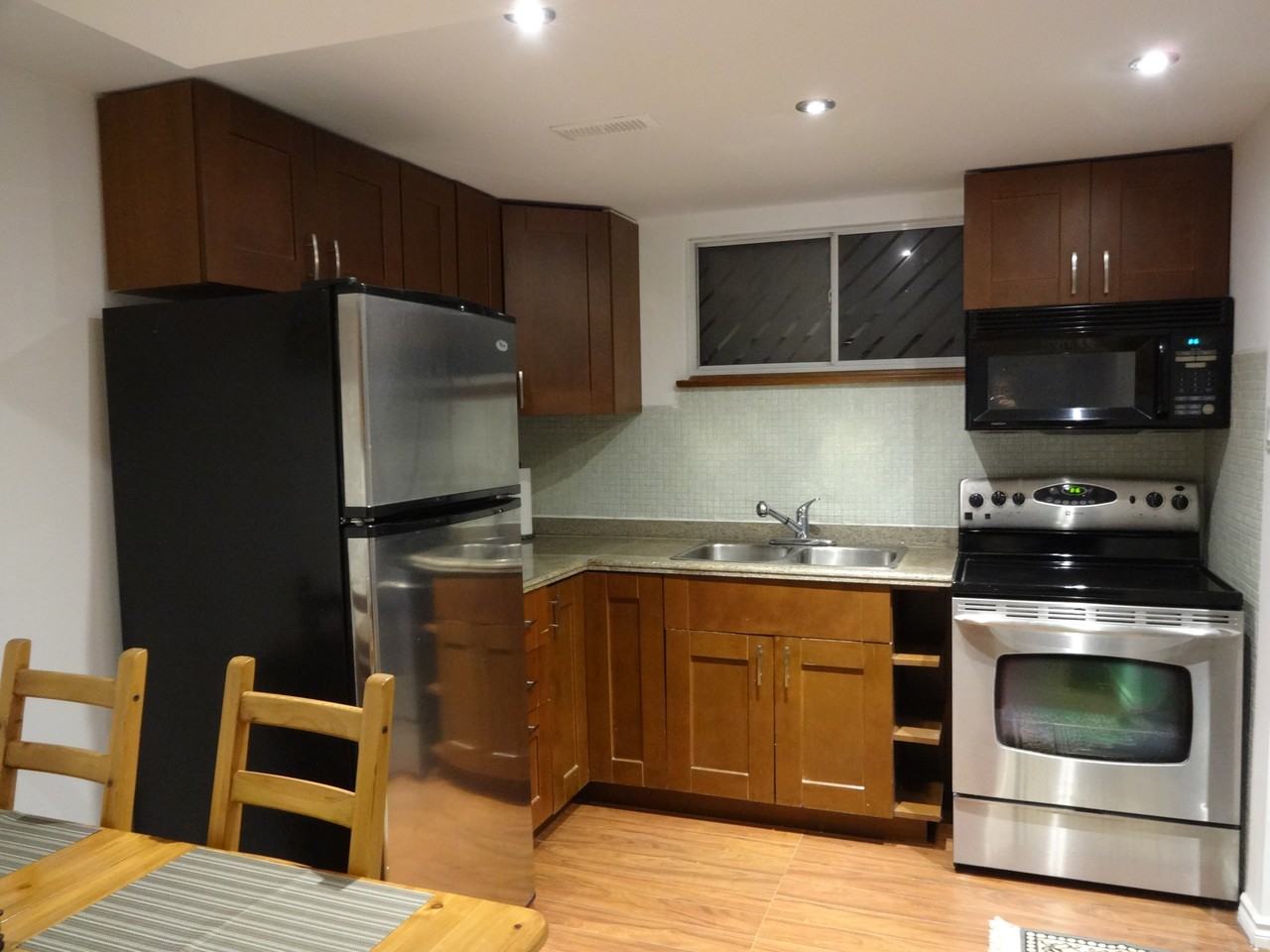 1549 Royal York Rd - Photo 3 of 10