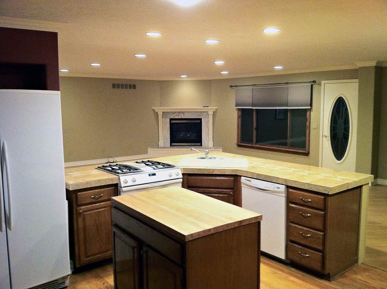 2001 Marble Ct - Photo 3 of 7