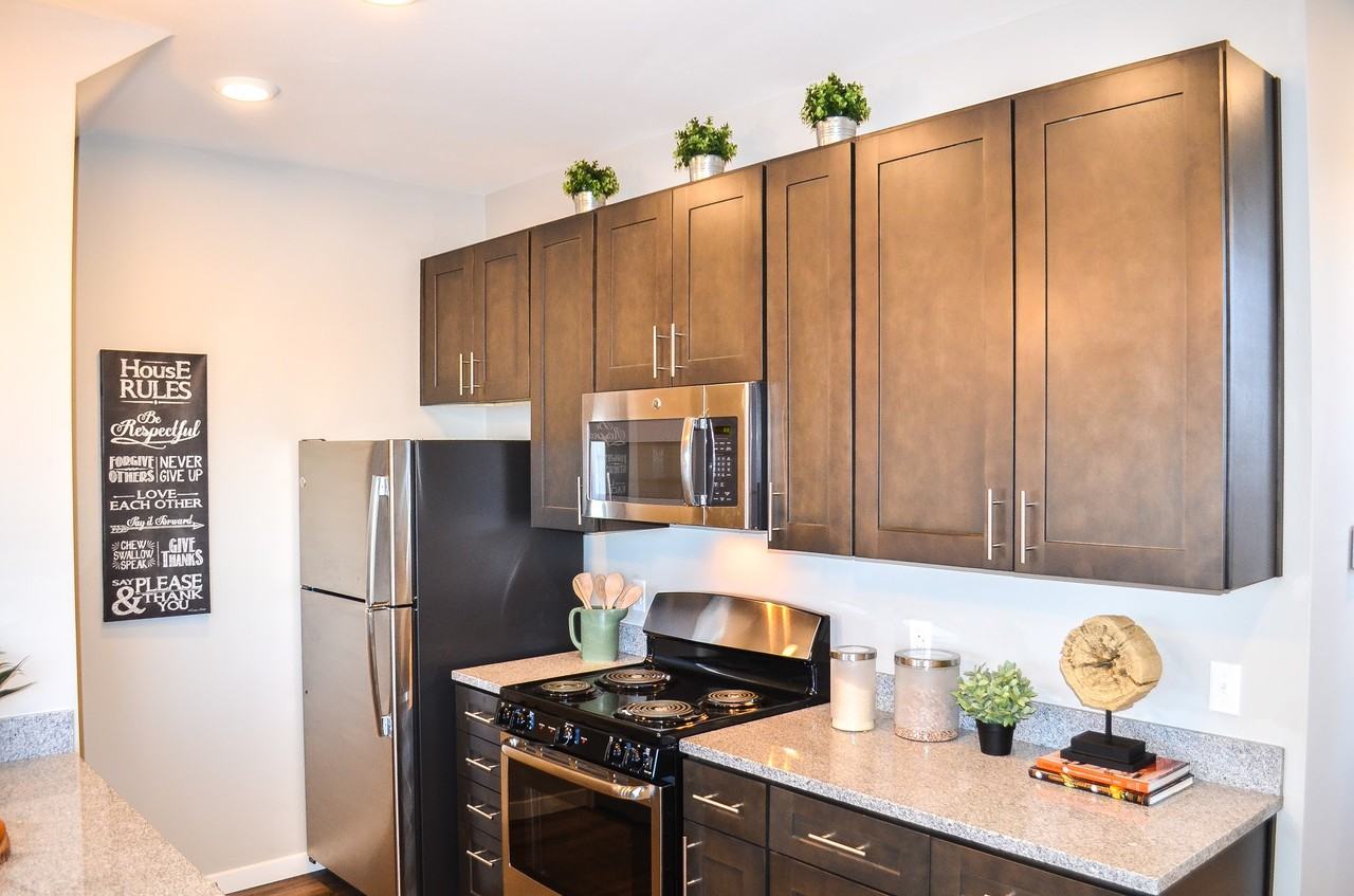 416 Black Feather Loop #302 - Photo 3 of 10