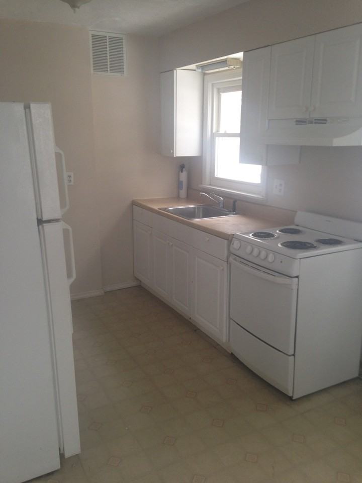 539 Olive Pl - Photo 3 of 7