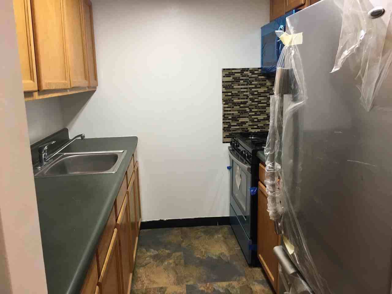 101 Vernon Ave 3 - Photo 2 of 6