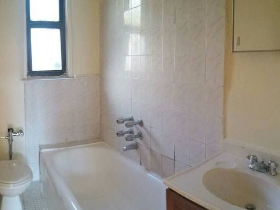 1325 E 19th St D - Photo 2 of 7