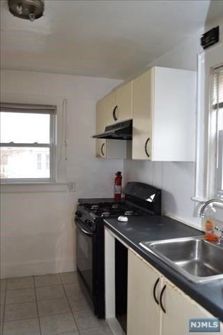 18 Colling Ave #2ndFL - Photo 2 of 9