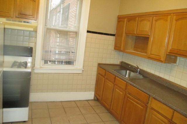 3650 Bronxwood Ave - Photo 2 of 12