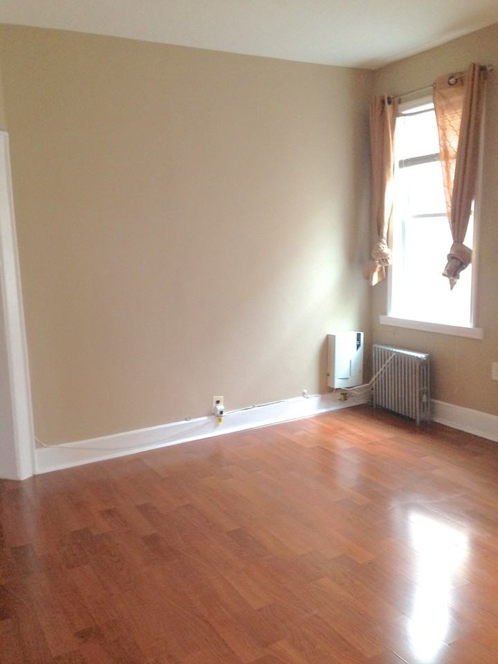 32-27 101st St - Photo 2 of 4