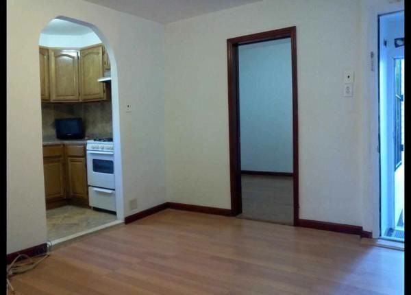 380 E 2nd St 2R - Photo 3 of 4