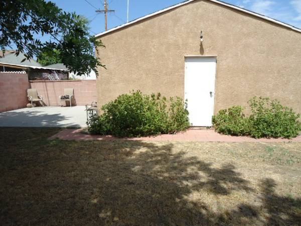 5835 Dunrobin Ave - Photo 2 of 15