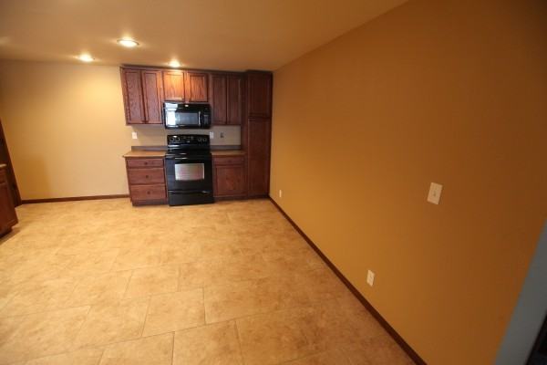 439 Country Club Rd - Photo 3 of 16