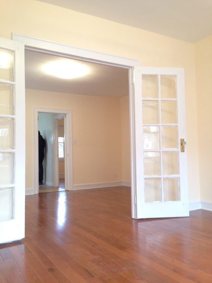 31-17 98th St - Photo 2 of 5