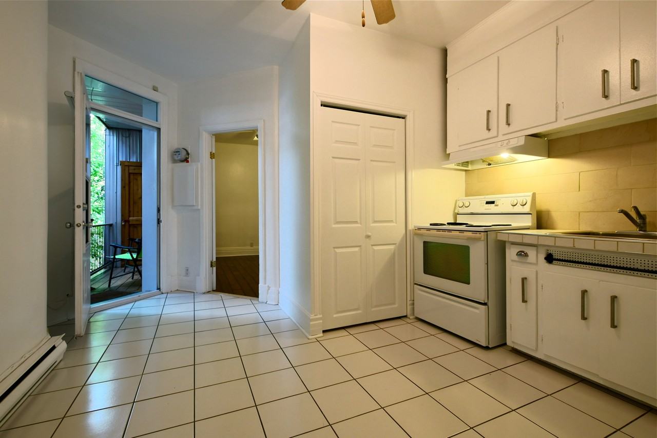 5497 4e Avenue - Photo 3 of 11