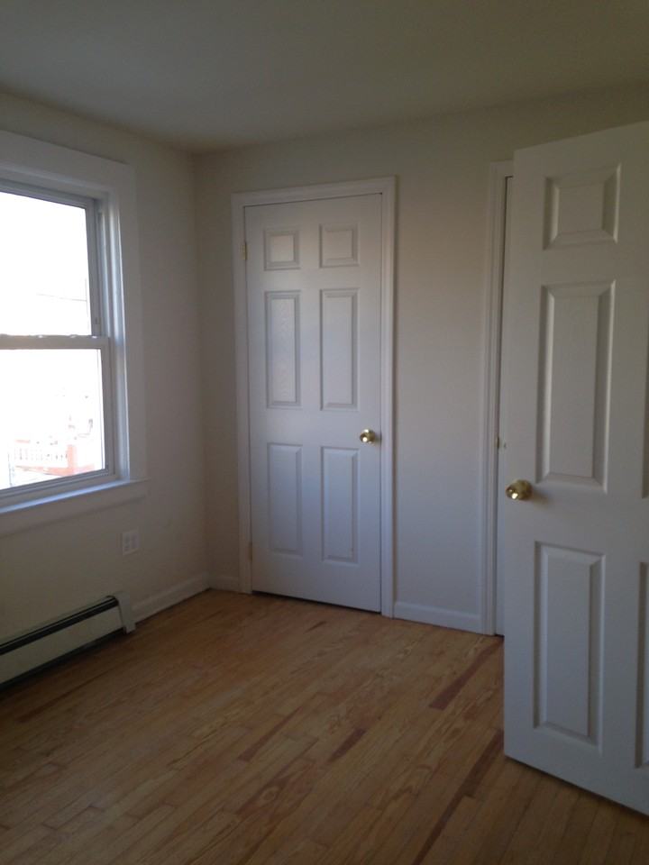 107-04 86th St #2 - Photo 3 of 4