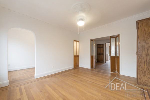 289 Court St - Photo 2 of 11