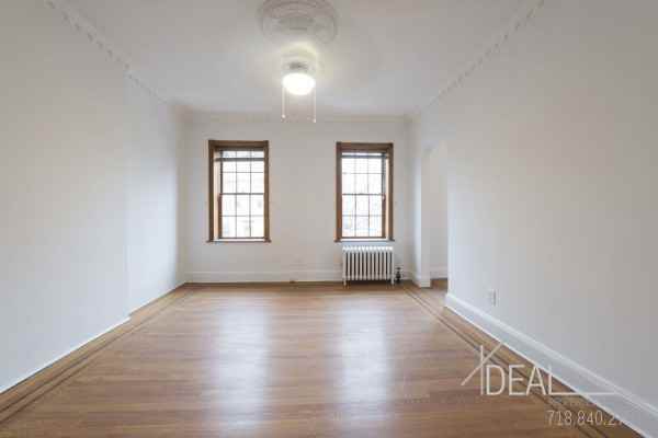 289 Court St - Photo 3 of 11