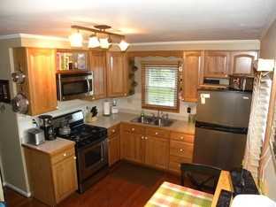 119 Maple Ave - Photo 2 of 6