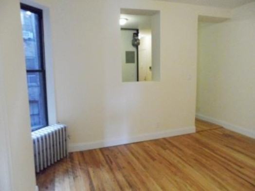 441 E 12th St 1A - Photo 2 of 7