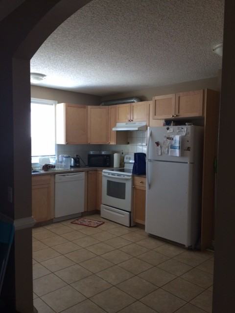 1463 Mardale Dr NE - Photo 3 of 10