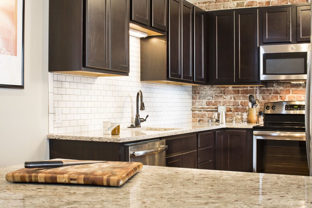 4006 Harney St - Photo 3 of 10