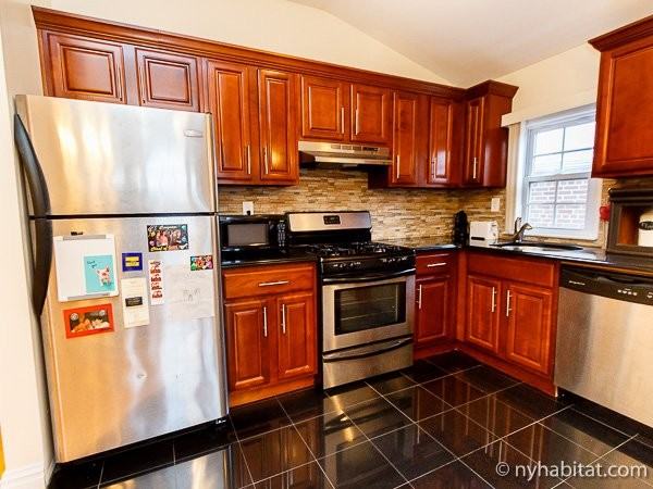 2830 Kingsland Ave - Photo 3 of 18