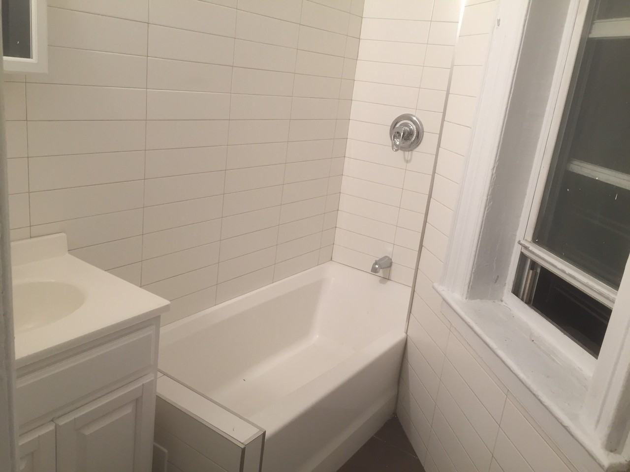 673 Park Pl - Photo 3 of 4