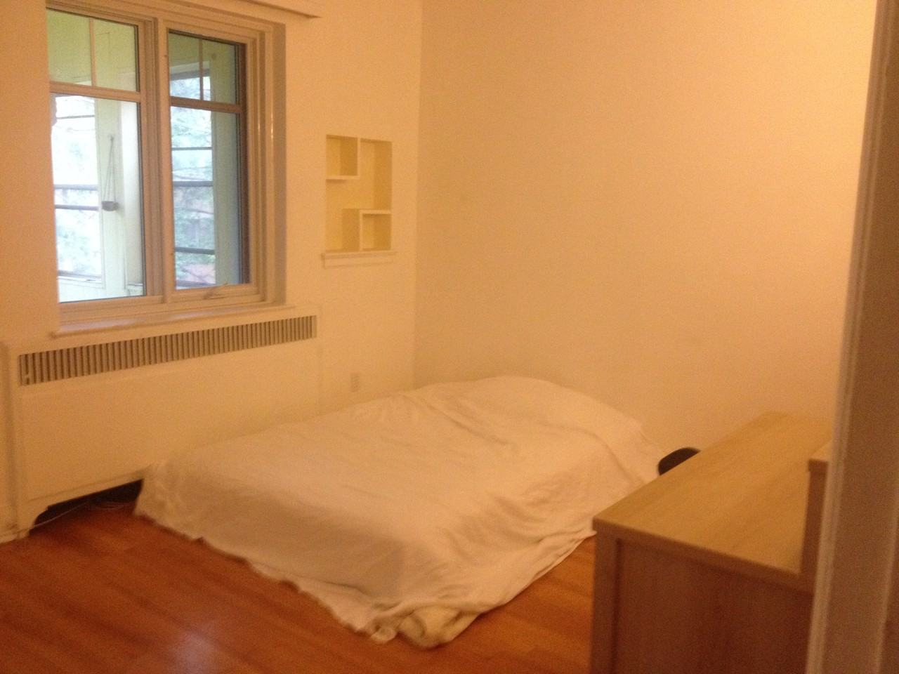 4502 Avenue Lacombe - Photo 3 of 5