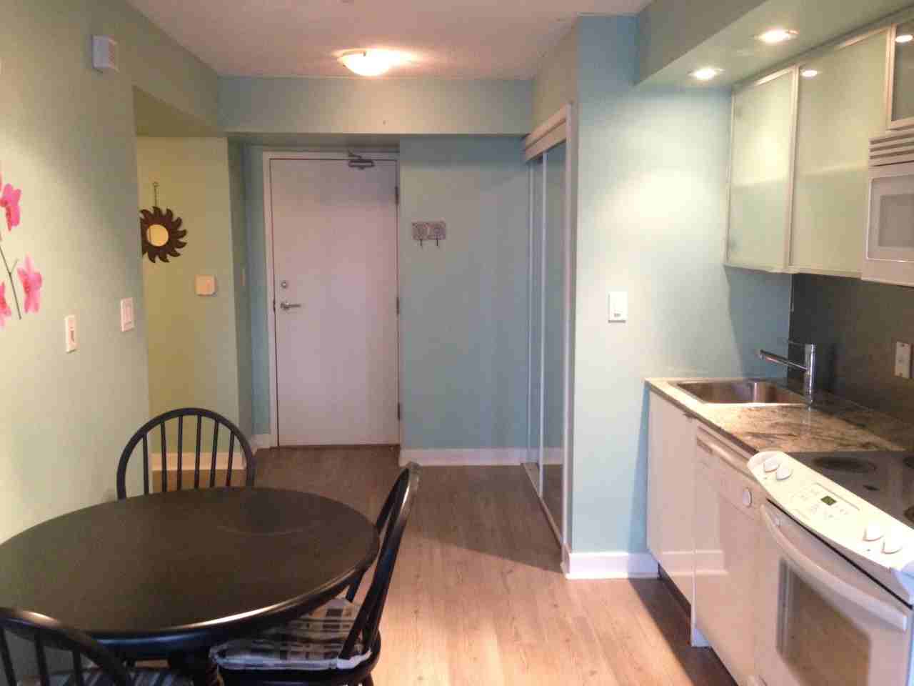 25 Telegram Mews #2205