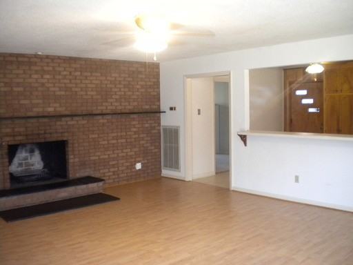 4488 Giles Ave - Photo 3 of 14