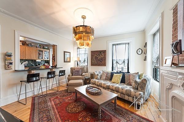 370 14th St - Photo 2 of 10