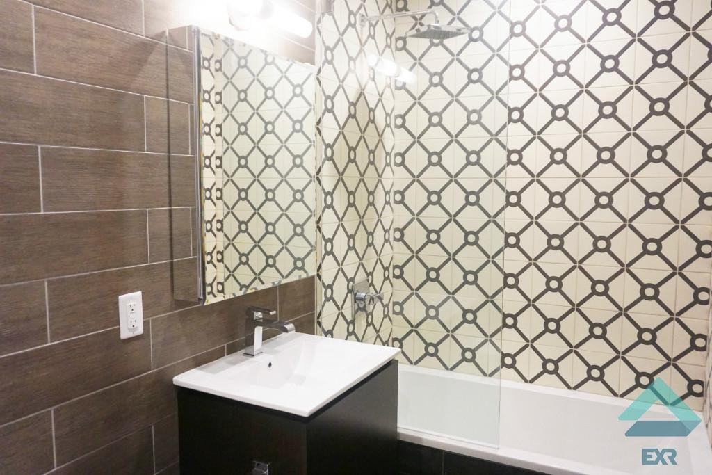 1319 Bedford St #3F - Photo 2 of 8