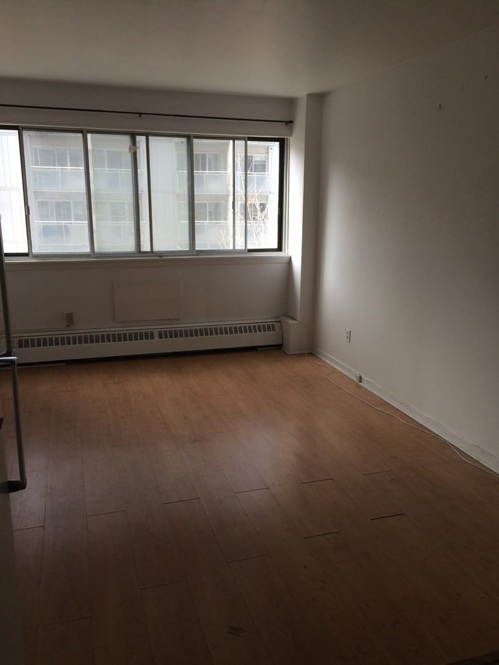 3455 Rue Durocher #801