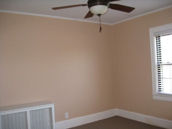 106 W Windsor Pkwy 2 - Photo 2 of 3