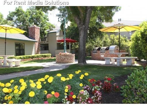 485 W Nees Ave #101