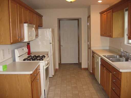 1703 Aspen Dr - Photo 2 of 8