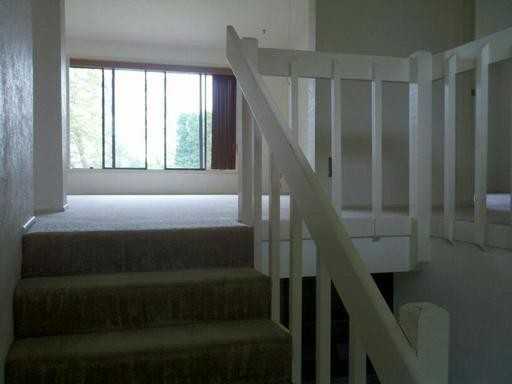 1653 SW Knollbrook Pl - Photo 2 of 8