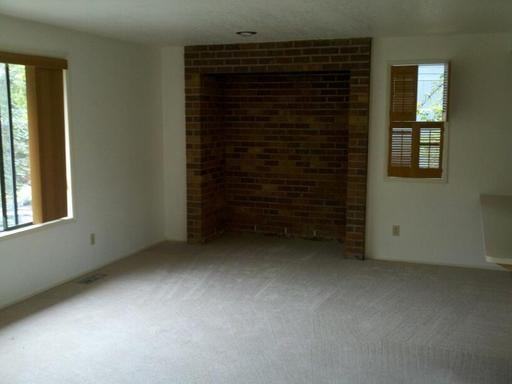 1653 SW Knollbrook Pl - Photo 3 of 8