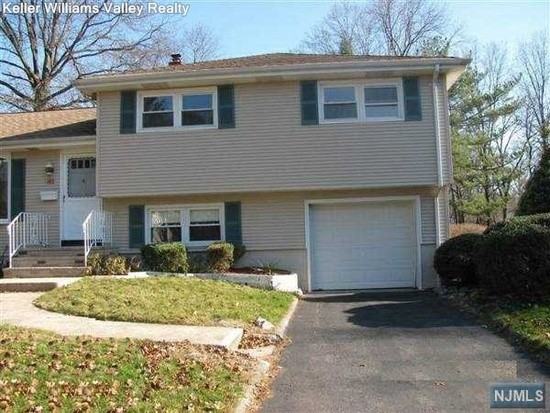 145 Hirschfield Pl - Photo 2 of 7