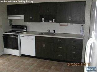 145 Hirschfield Pl - Photo 3 of 7