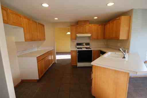 2307 SE 186th Ave - Photo 3 of 16