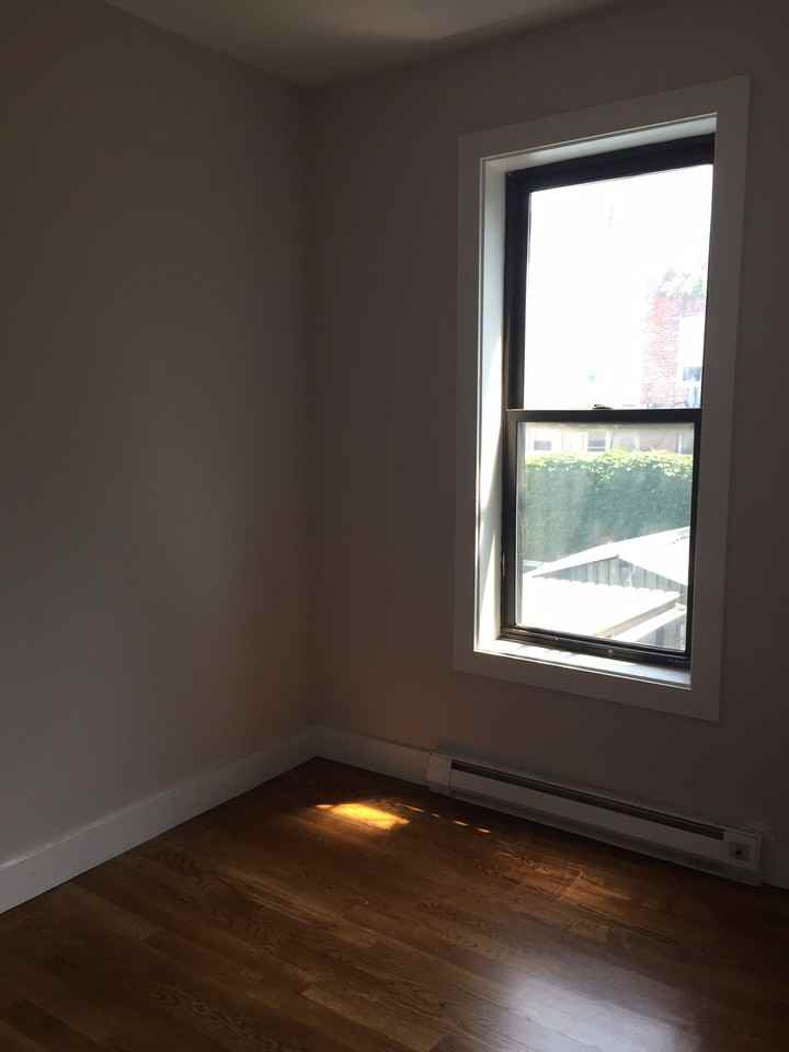 1564 Prospect Pl #2R - Photo 3 of 6
