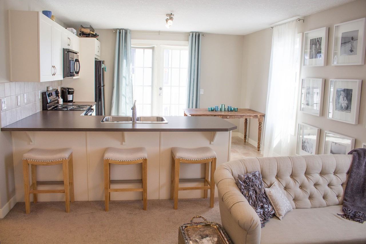 75 Victoria Cross Boulevard Southwest - Photo 2 of 10