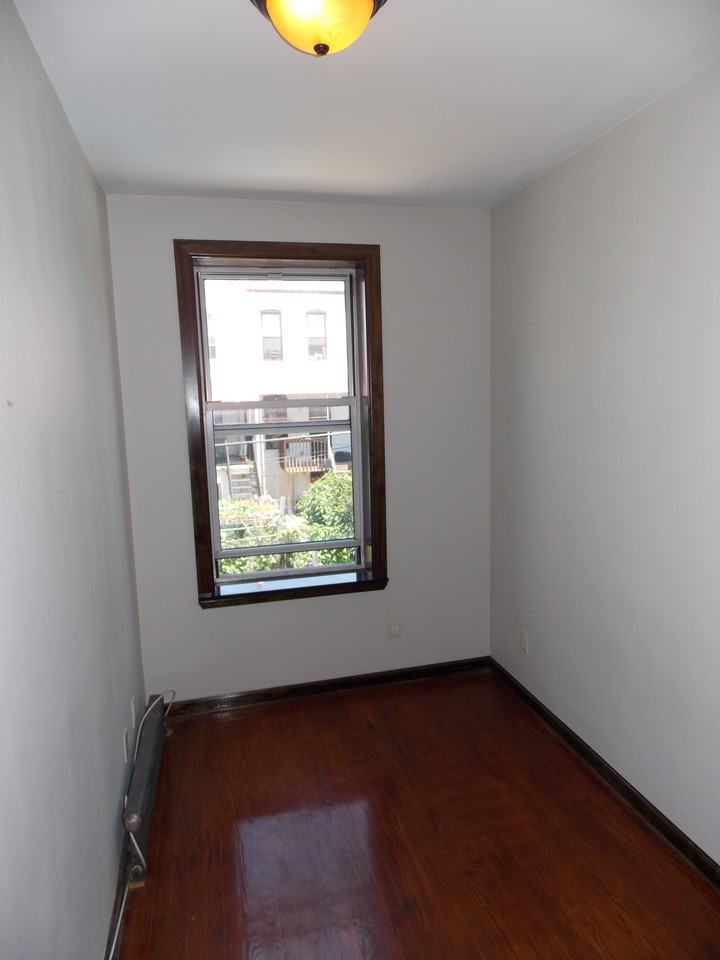 849 53rd St #2B - Photo 2 of 7