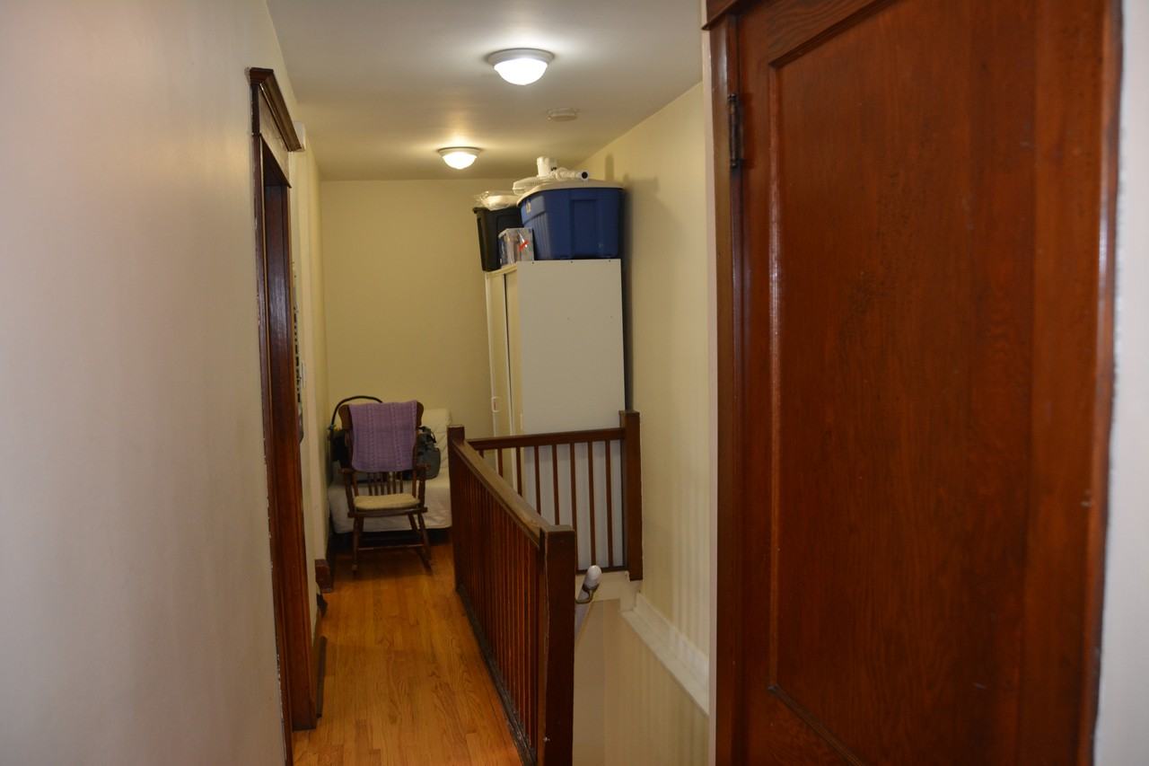 260 Jane St - Photo 3 of 7