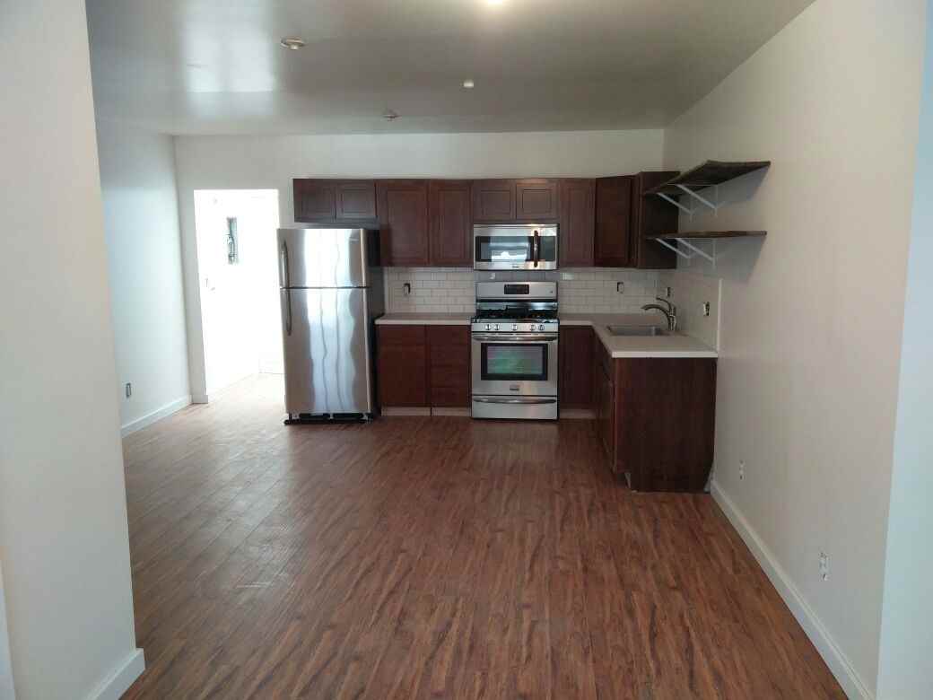 3421 Drew St #B - Photo 3 of 9
