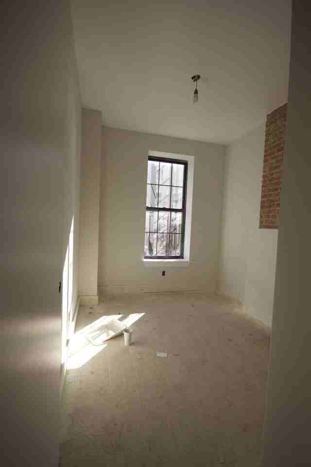 185 W Jefferson St 2L - Photo 2 of 6