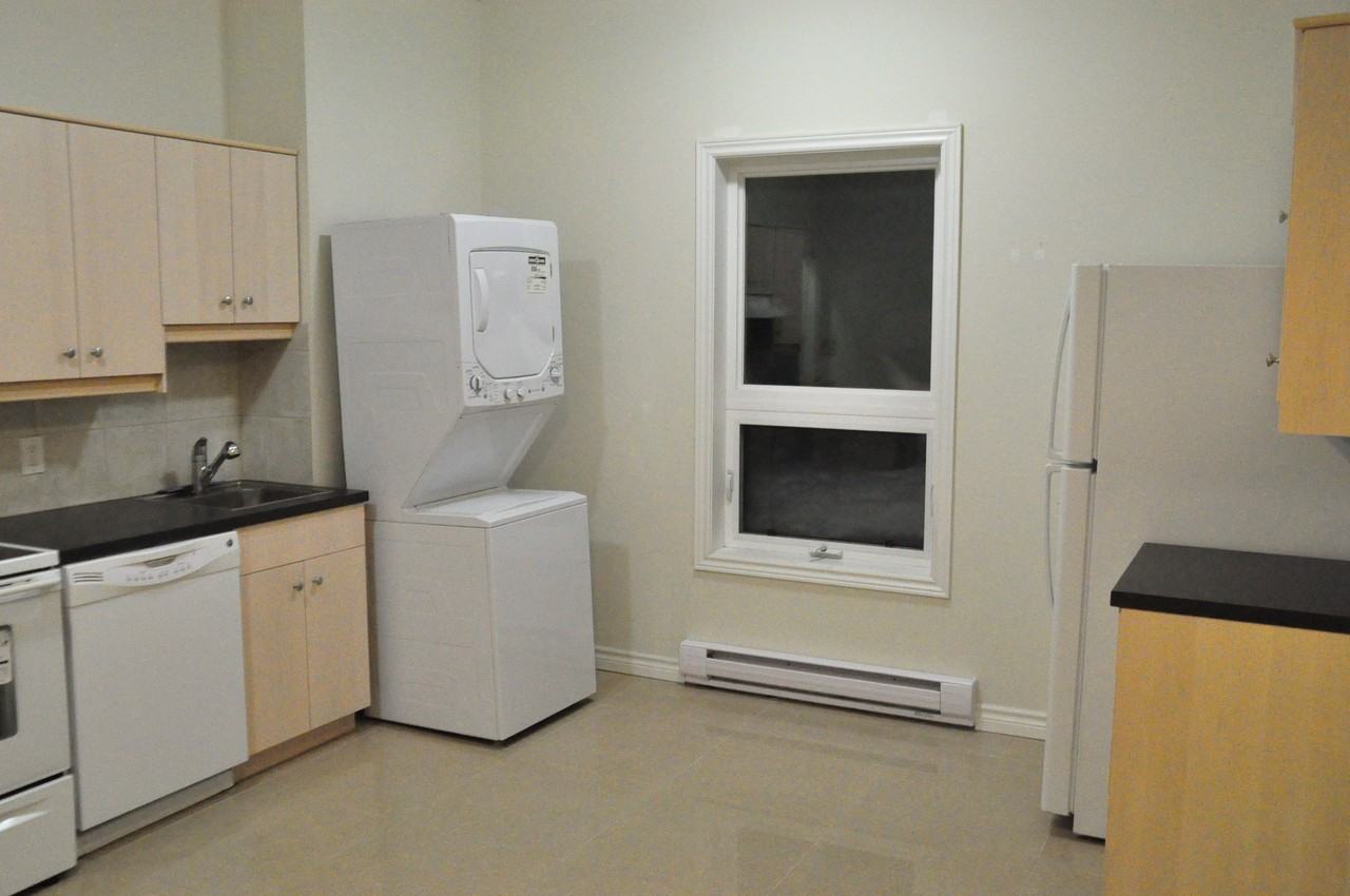 1 Flora St - Photo 2 of 9